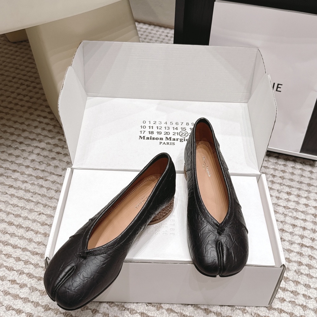 Maison Martin Margiela Black Tabi Leather Flats